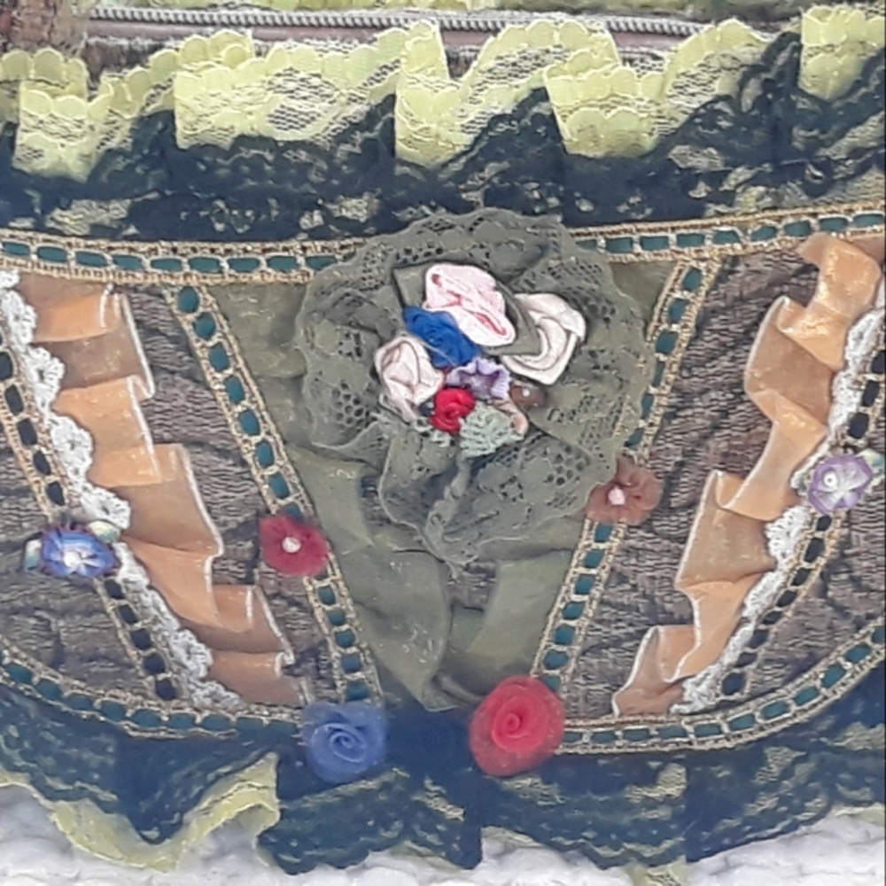 Embellished Whimsical Floral Tapestry Bag - Victorian Style Ruffle Hand Bag - Picture 5 of 16